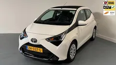 Wit Gebruikt 2019 Toyota Aygo X-play Hatchback | € 10.750 (Eerlijke prijs)
