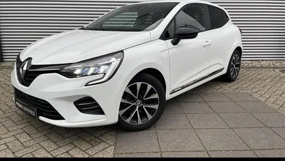 Wit Gebruikt 2022 Renault Clio V Zen Hatchback | € 13.245 (Super prijs)