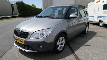 Grijs Gebruikt 2010 Skoda Roomster MPV | € 4.495 (Eerlijke prijs)