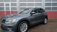 Grijs, metallic lak Gebruikt 2019 VW Tiguan Comfortline SUV | € 17.450 (Eerlijke prijs)