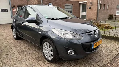 Grijs Occasion 2011 Mazda 2 Hatchback | € 3.499 (Eerlijke prijs)