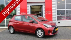Gebruikt 2015 Toyota Yaris Hybrid Hatchback | € 13.900 (Eerlijke prijs)