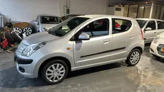 Grijs Gebruikt 2009 Nissan Pixo Acenta Hatchback | € 2.650 (Eerlijke prijs)