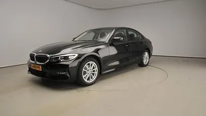 Occasion 2021 BMW 318 Executive Sedan | € 24.900 (Super prijs)