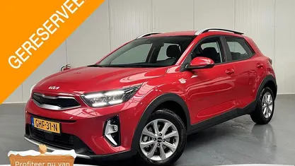 Signal red m Occasion 2024 Kia Stonic SUV | € 22.900 (Eerlijke prijs)