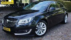 Zwart Gebruikt 2014 Opel Insignia Cosmo Hatchback | € 8.949 (Eerlijke prijs)