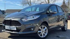 Grijs, metallic lak Gebruikt 2017 Ford Fiesta Titanium Hatchback | € 7.499 (Eerlijke prijs)