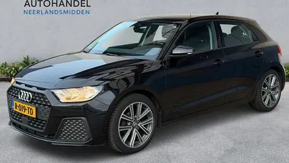 Zwart (metallic) Occasion 2019 Audi A1 Sportback S-Line Hatchback | € 14.950 (Goede deal)