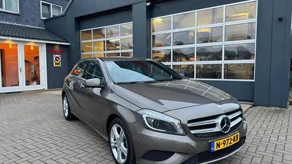 Bruin (metallic) Occasion 2013 Mercedes A180 Prestige Hatchback | € 13.950 (Eerlijke prijs)
