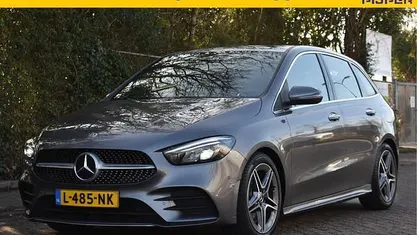 Grijs Occasion 2021 Mercedes B250 AMG line MPV | € 29.950 (Eerlijke prijs)