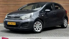 Grijs Gebruikt 2012 Kia Rio Comfort Hatchback | € 6.400 (Eerlijke prijs)