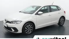 Grijs Gebruikt 2023 VW Polo Life Hatchback | € 20.940 (Eerlijke prijs)
