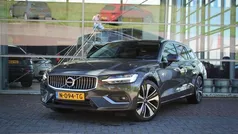 Grijs Gebruikt 2020 Volvo V60 Inscription Stationwagen | € 22.450 (Eerlijke prijs)