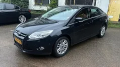 Zwart Gebruikt 2013 Ford Focus Titanium Sedan | € 7.499 (Eerlijke prijs)