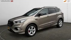 Grijs, metallic lak Gebruikt 2020 Ford Kuga ST-Line SUV | € 22.745 (Goede deal)