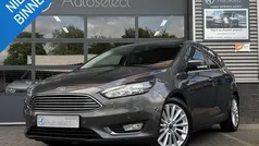 Grijs, metallic lak Gebruikt 2015 Ford Focus Titanium Hatchback | € 8.990 (Eerlijke prijs)