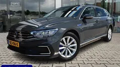 Grijs Gebruikt 2020 VW Passat Business Stationwagen | € 23.450 (Goede deal)