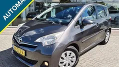 Grijs Gebruikt 2012 Toyota Verso-S MPV | € 12.000 (Eerlijke prijs)