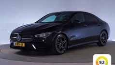 Zwart, metallic lak Gebruikt 2020 Mercedes CLA180 AMG line Sedan | € 23.909 (Super prijs)