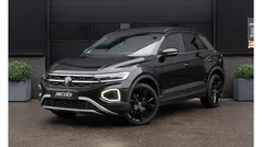 Zwart Gebruikt 2023 VW T-Roc Active SUV | € 33.950 (Eerlijke prijs)