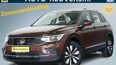 Bruin Gebruikt 2023 VW Tiguan Move SUV | € 34.900 (Eerlijke prijs)
