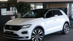 Wit, metallic lak Gebruikt 2020 VW T-Roc R-line SUV | € 24.950 (Eerlijke prijs)