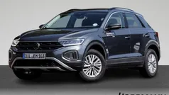 Gebruikt 2023 VW T-Roc Life SUV | € 25.932 (Eerlijke prijs)