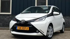 Wit Gebruikt 2018 Toyota Aygo Hatchback | € 7.950 (Eerlijke prijs)