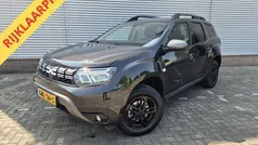 Zwart, metallic lak Gebruikt 2023 Dacia Duster Journey SUV | € 25.888 (Eerlijke prijs)
