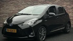 Zwart Gebruikt 2017 Toyota Yaris Premium Hatchback | € 14.500 (Eerlijke prijs)
