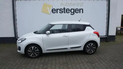 Occasion 2020 Suzuki Swift Hatchback | € 15.750 (Eerlijke prijs)