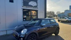 Bruin, metallic lak Gebruikt 2014 Mini Cooper Business Hatchback | € 8.449 (Eerlijke prijs)