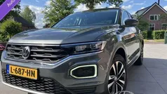 Grijs Gebruikt 2020 VW T-Roc Business SUV | € 25.250 (Eerlijke prijs)