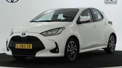 Wit Gebruikt 2021 Toyota Yaris Hybrid Hatchback | € 20.900 (Eerlijke prijs)