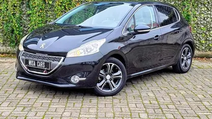 Occasion Peugeot 208 Griffe 95 PK (69 kW) 2012 Zwart (metallic) Hatchback
