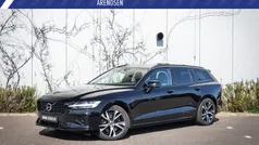 Zwart Gebruikt 2022 Volvo V60 Plus Stationwagen | € 41.694 (Eerlijke prijs)