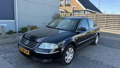 Zwart Gebruikt 2003 VW Passat Highline Sedan | € 1.250 (Goede deal)