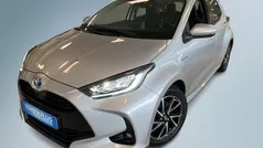 Grijs Gebruikt 2021 Toyota Yaris Hybrid Hatchback | € 20.950 (Eerlijke prijs)