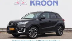 Zwart Gebruikt 2023 Suzuki Vitara Style SUV | € 29.450 (Eerlijke prijs)