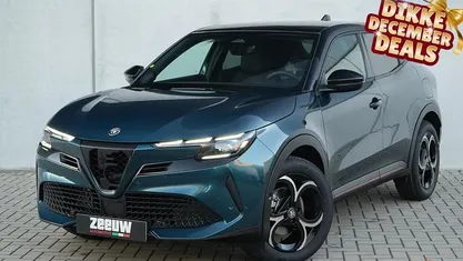 Blauw Nieuw 2025 Alfa Romeo Junior Edizione Speciale SUV | € 38.450 (Eerlijke prijs)