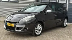 Zwart Gebruikt 2010 Renault Scénic III MPV | € 3.449 (Eerlijke prijs)