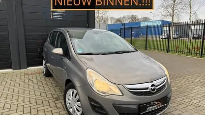 Grijs Occasion 2011 Opel Corsa Edition Hatchback | € 4.950 (Eerlijke prijs)