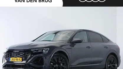 Grijs Occasion 2024 Audi Q8 e-tron S-Line SUV | € 61.295 (Eerlijke prijs)