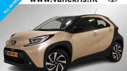 Beige Gebruikt 2025 Toyota Aygo X Pulse SUV | € 19.999 (Eerlijke prijs)