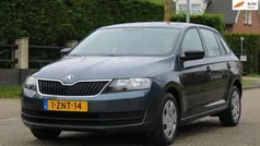 Grijs, metallic lak Gebruikt 2014 Skoda Rapid Active Hatchback | € 4.995 (Eerlijke prijs)