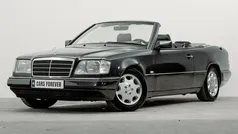 Paars Gebruikt 1993 Mercedes 300 Cabriolet | € 32.950