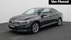 Grijs Gebruikt 2021 VW Passat Business Sedan | € 23.900 (Eerlijke prijs)