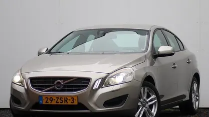 Occasion Volvo S60 Kinetic 150 PK (110 kW) 2013 Grijs Sedan