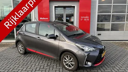 Gebruikt 2017 Toyota Yaris Hybrid Design Hatchback | € 15.900 (Eerlijke prijs)