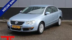 Blauw Gebruikt 2008 VW Passat Trendline Sedan | € 3.450 (Eerlijke prijs)
